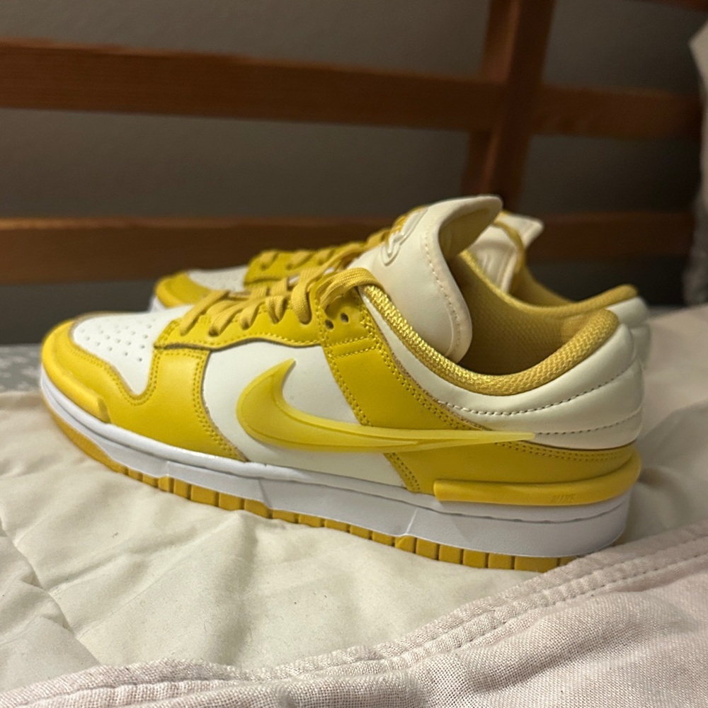 Nike Wmns Dunk Low Twist 'Vivid Sulfur'